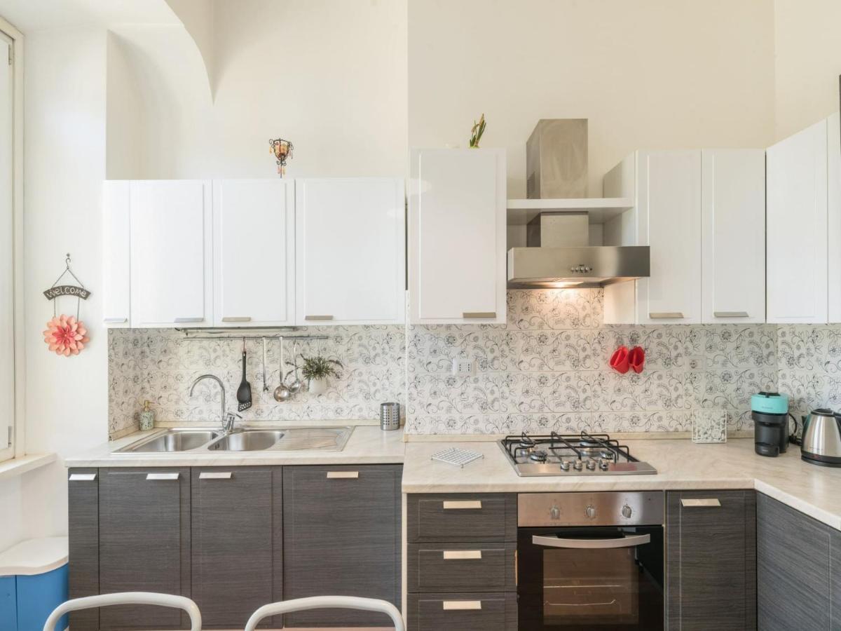 The Best Rent - Colourful Two-Bedroom Apartment Near Termini Station Rome Exterior photo