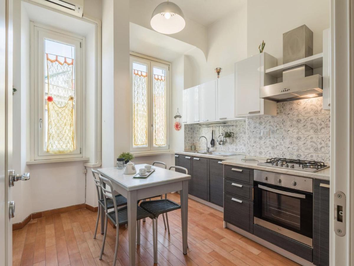 The Best Rent - Colourful Two-Bedroom Apartment Near Termini Station Rome Exterior photo